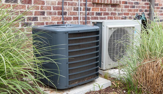 Heating system installed near an exterior wall